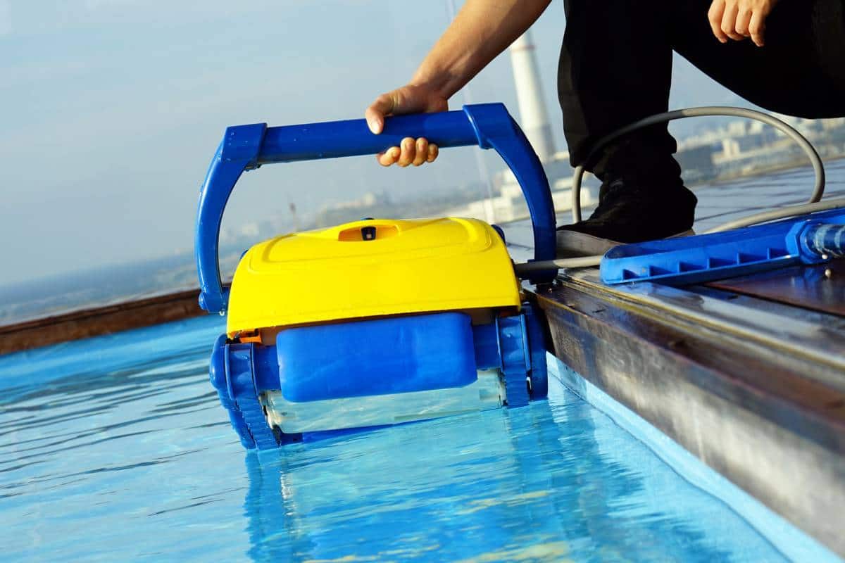 le robot piscine facilite l'entretien et le nettoyage de son bassin